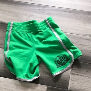 BABY GAP GREEN ATHLETIC SHORTS SIZE 3Y 💙